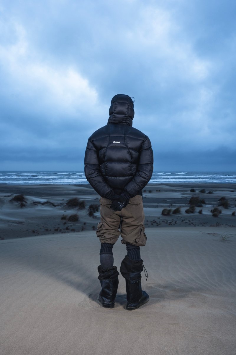"ALIVE" PUFFER JACKET - BLACK