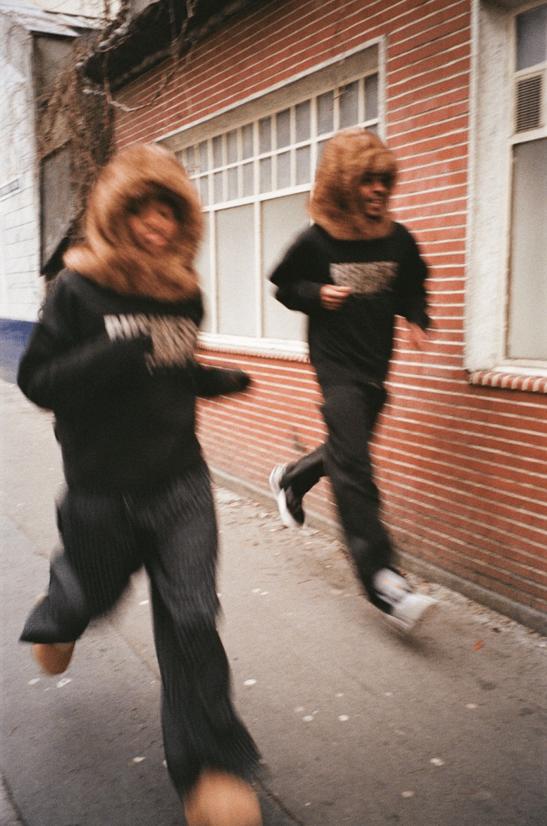 CREWNECK "BUSINESS THERAPY" FUR