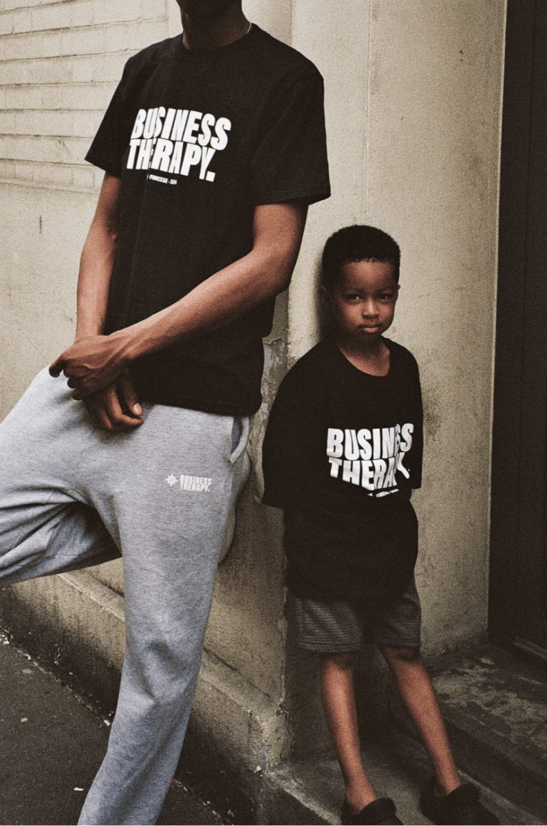 TEE "BUSINESS THERAPY" BLACK PUFF