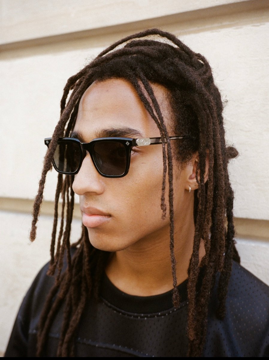 SUNGLASSES SERIES 01